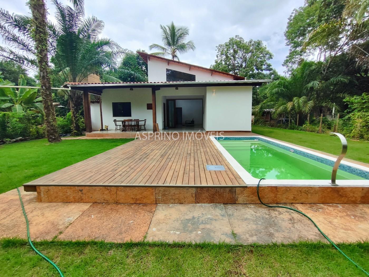 Casa à venda com 3 quartos, 148m² - Foto 1