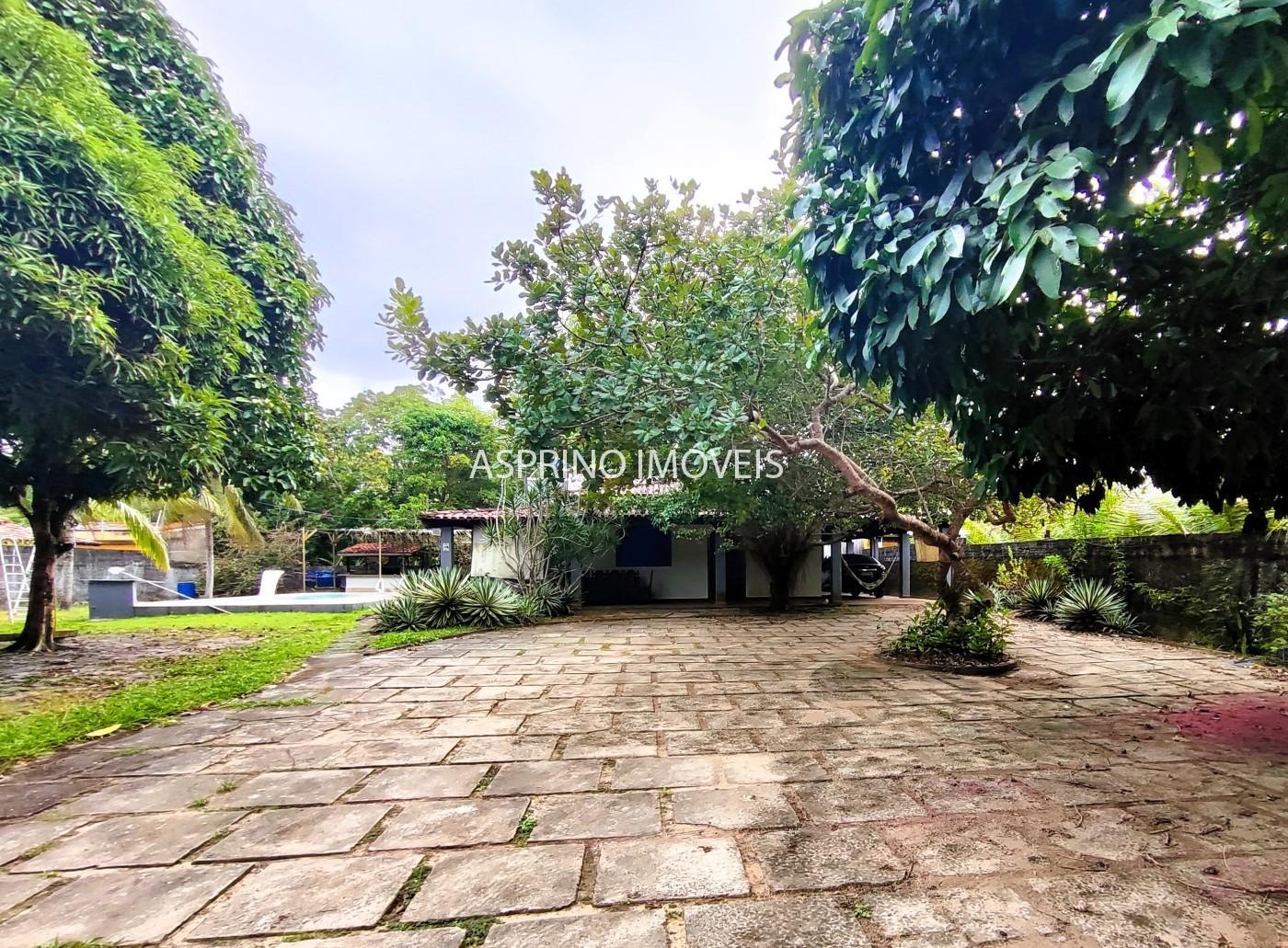 Casa à venda com 6 quartos, 900m² - Foto 1