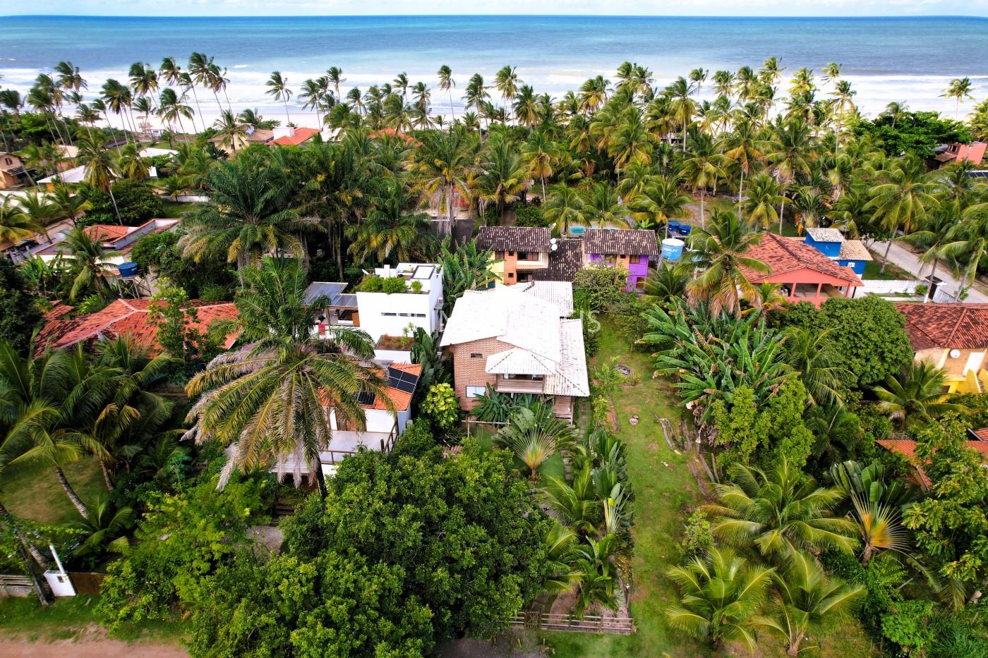 Casa à venda com 3 quartos, 275m² - Foto 1
